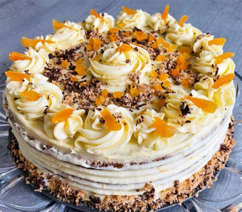Obrázok: vrstvená svadobná torta s pomarančovým krémom