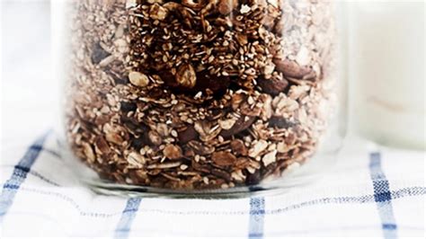 Rozdiel medzi müsli a granolou