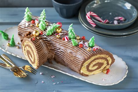 Infografika: História a význam Bûche de Noël, symbolika polena a tradičné zvyky