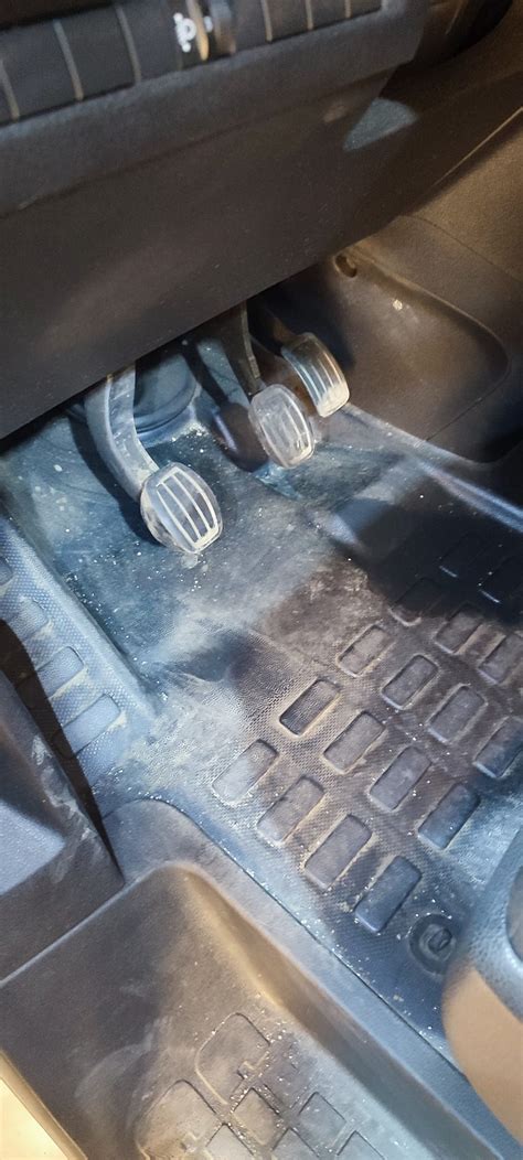 Detailné zobrazenie spojenia rebierok špajdľami