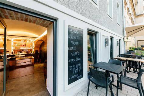 Exteriér Pizzerie Brod pri vode - sedenie vonku