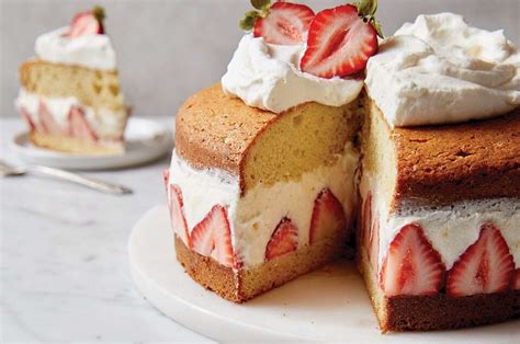 Torta s krémom z mascarpone a ovocia