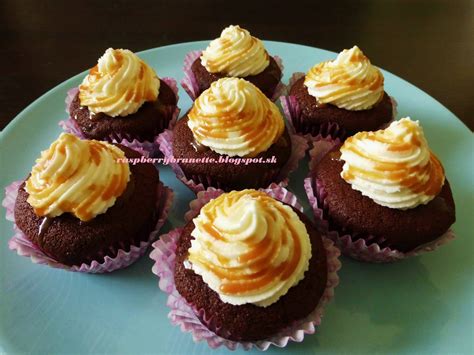 Obrázok: Muffiny s karamelovým salka a šľahačkou