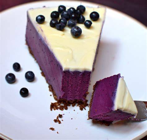 Fotografia nepečeného cheesecake s čučordieckami