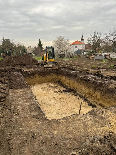 Výkop základov pre gril