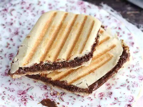 Ideálny obraz bezlepkových croissantov s Nutellou