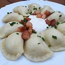 Bryndzové pirohy na tanieri