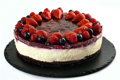 Obrázok: hotový cheesecake s ovocím