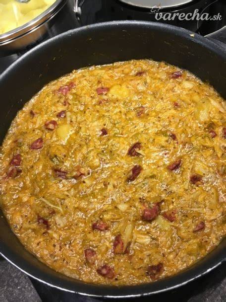 Knedle a dusený kel ako ukážka regionálnych spojení