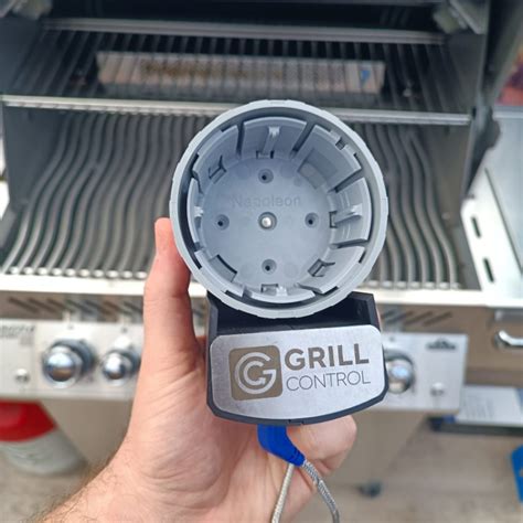 Detail elektronického zapaľovania plynového grilu