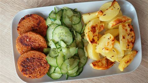 Obrázok: Tempeh s pečenými zemiakmi - vizuálne spojenie chutí