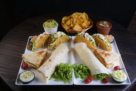 Schematické znázornenie rozdielov medzi tacos, burritos, quesadillas a enchiladas