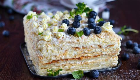 Torta z lístkového cesta s ovocím