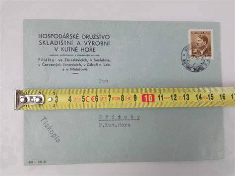 Obálka a dobové ilustrácie kuchynského inventára