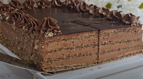 orechová torta s čokoládovým krémom