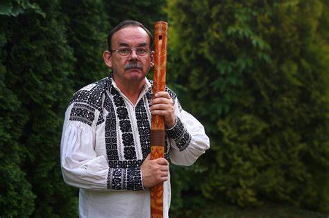 Koláž: postupy výroby nástrojov a továrenský stôl v Minecrafte