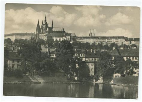 Stará fotografia pražského lahôdkárstva