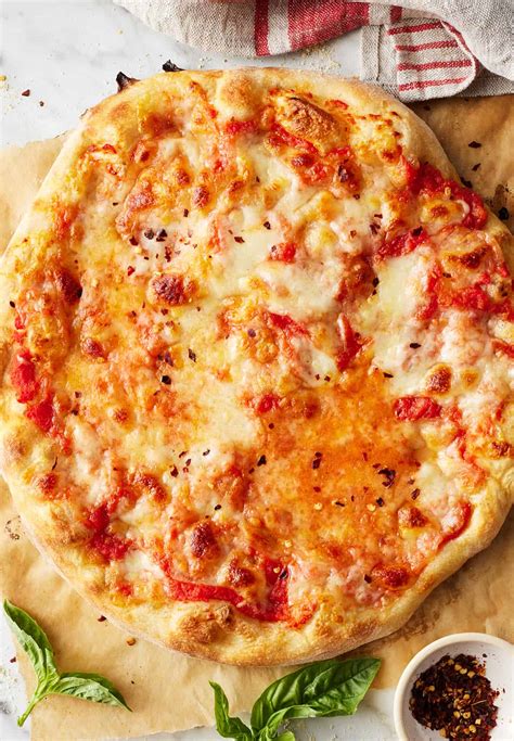 Pizza Margherita so syrom mozzarella