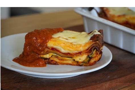 Vrstvené lasagne v zapekacej mise