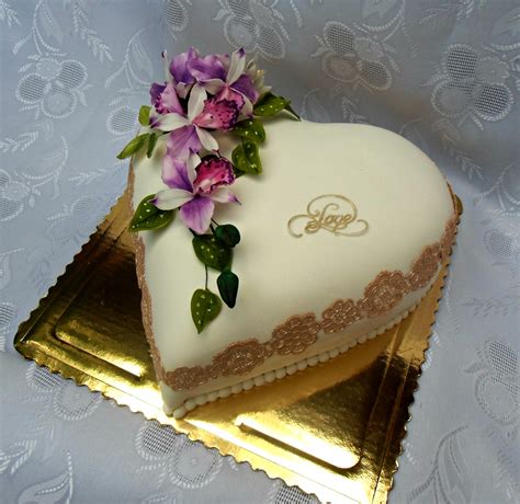 torta v tvare pánskej košele - vizuálna ukážka