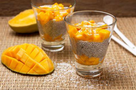 Chia puding s mangom a kokosom