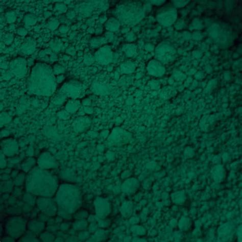 Rôzne formy chlorofylu: prášok, tekutina, kapsuly