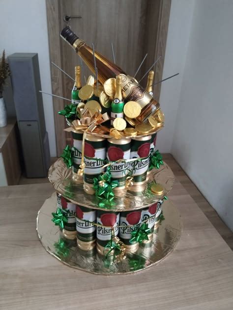 Obrázok: Torta z plechoviek s pivným motívom