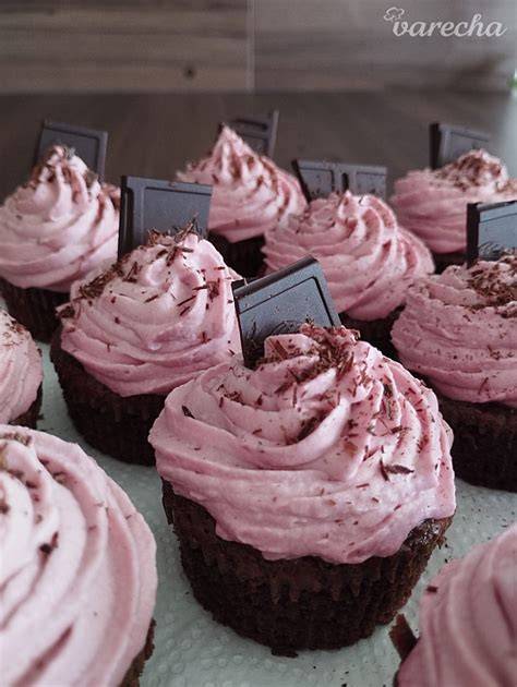 Obrázok: Valentínske cupcakes s ružovým krémom
