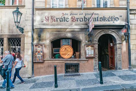img_bratislava_pub_interier.jpg