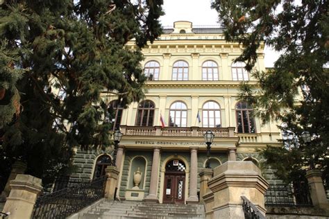 Budova Strednej odbornej školy lesníckej v Banskej Štiavnici
