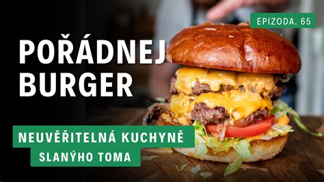 Fotografia vegánskeho burgeru s čerstvou zeleninou
