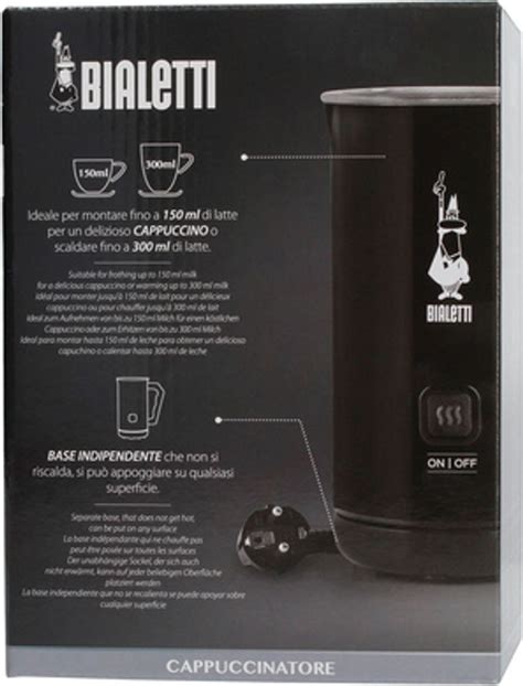 Ilustrácia použitia napenovača mlieka Bialetti
