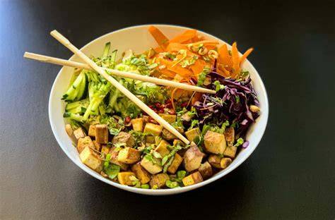 Kombinácia jedál: tofu so špenátom a paprikou (vitamín C)