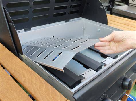 Obrázok: porovnanie plynového, elektrického a uhlíkového grilu na terase