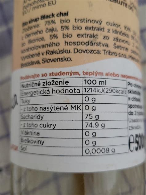Infografika porovnávajúca nutričné hodnoty bio a bežného mlieka