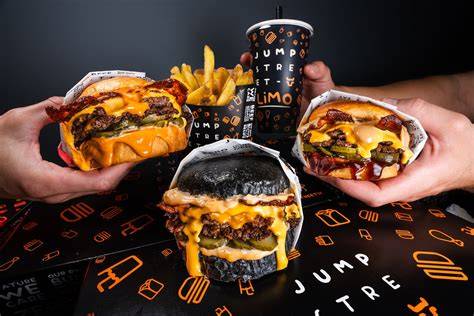 Jump Street Burger & Bar - interiér a osvetlenie