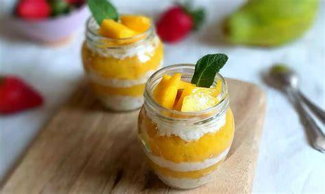 Fotodokumentácia: vrstvený puding s mango a jahodovou zmesou