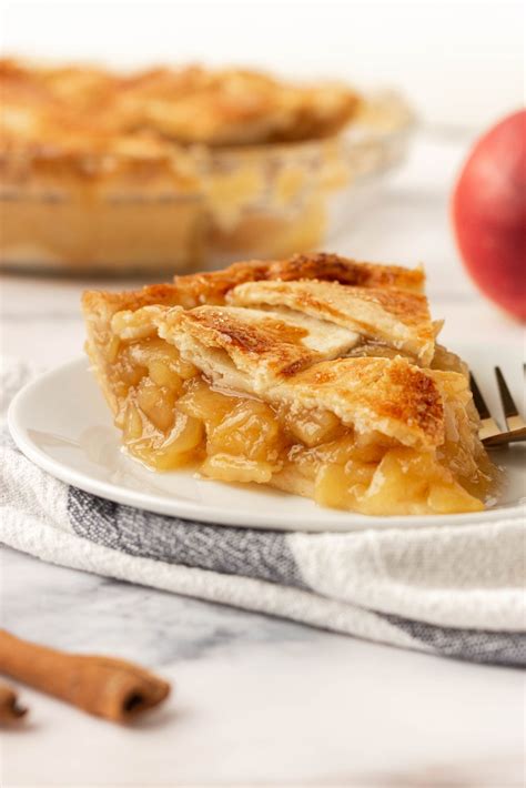 hotový Apple Pie s mriežkou