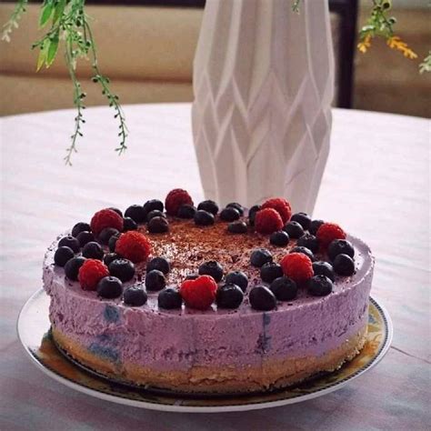 Infografika: Schéma vrstiev nepečeného čučoriedkového cheesecake