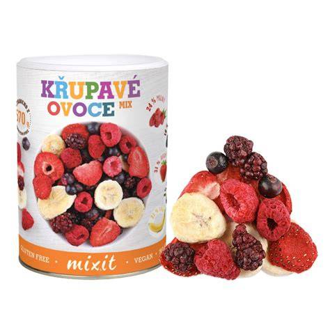 mix rôznych druhov makróniek: orieškové, citrónové, jahodové