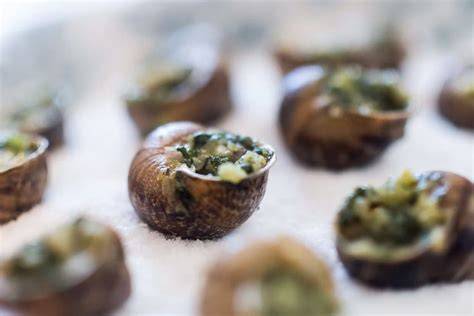 Escargots po burgundsky: priehľadný pohľad na horúce ulity