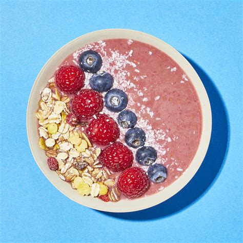 Miska s farebným smoothie