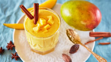 Indické Mango Lassi v pohári