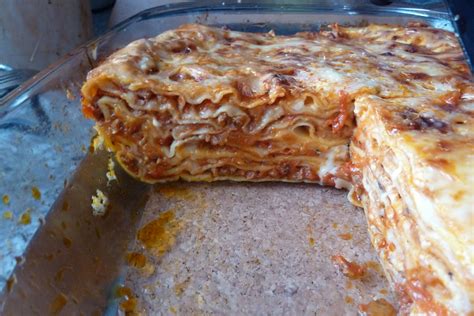 hotové lasagne na tanieri