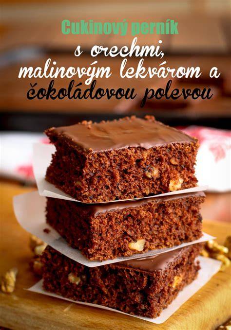 Koláč s orechmi a čokoládovou polevou