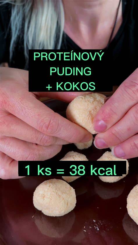 Obrázok znázorňujúci ideálny postup prípravy proteínového koláčika v mikrovlnke