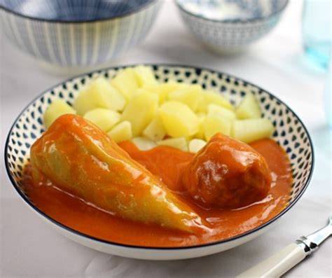 Obrázok: Plnená paprika v paradajkovej omáčke