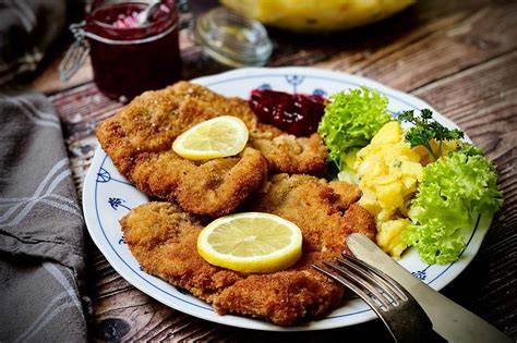 Infografika: porovnanie budapeštianskeho rezňa a Wiener Schnitzel