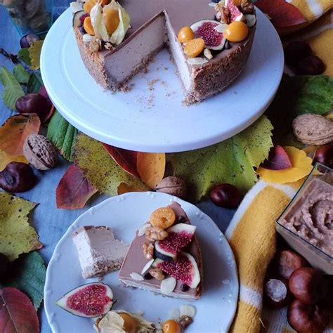 Obrázok: Gaštanový cheesecake s dekoráciou z čokoládových lístkov