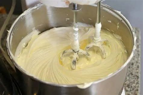 Krém na plnenie tort a dezertov